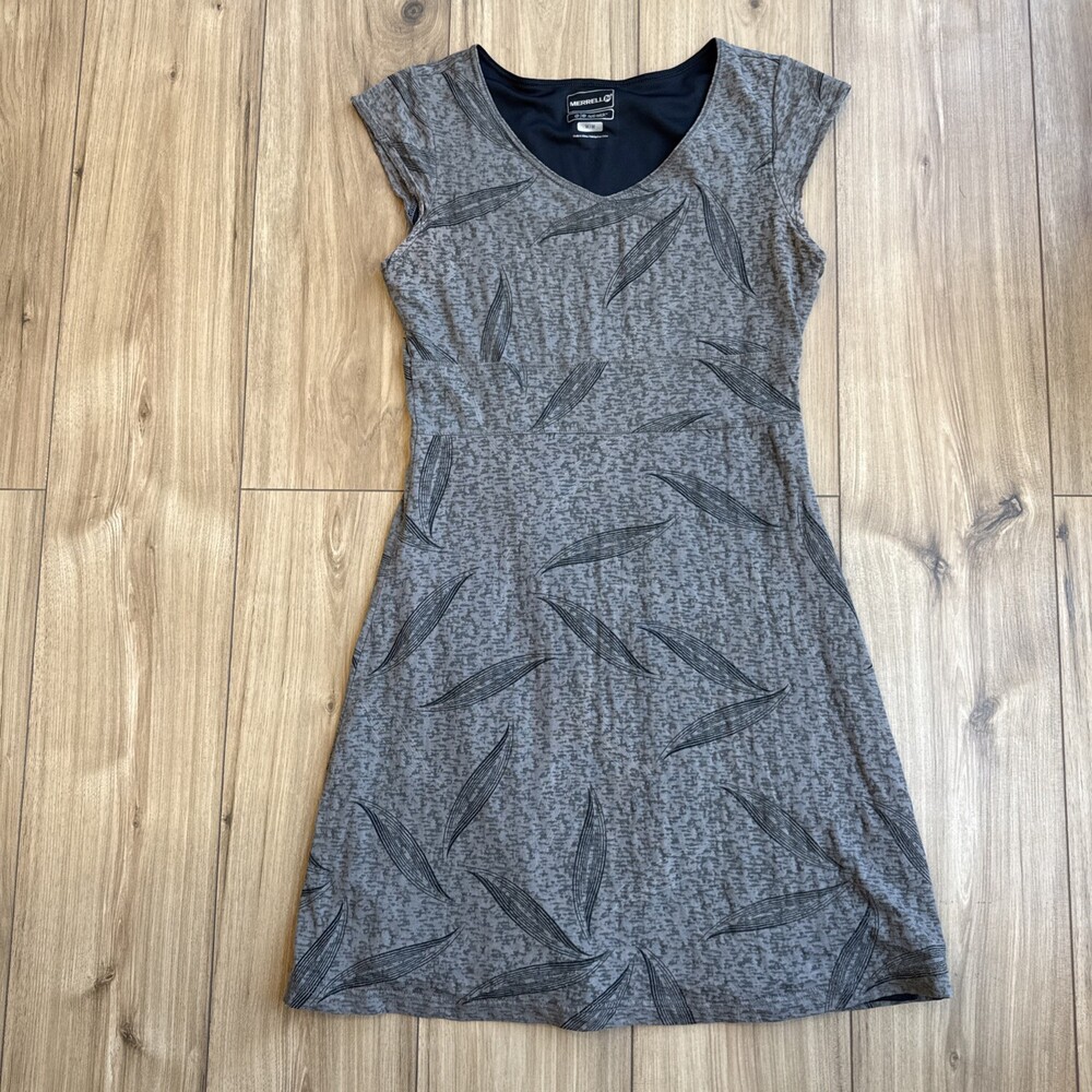 Merrell Women's Size M Dress Optic-Wick Black Grey Leaf Print Cap Sleeve Active